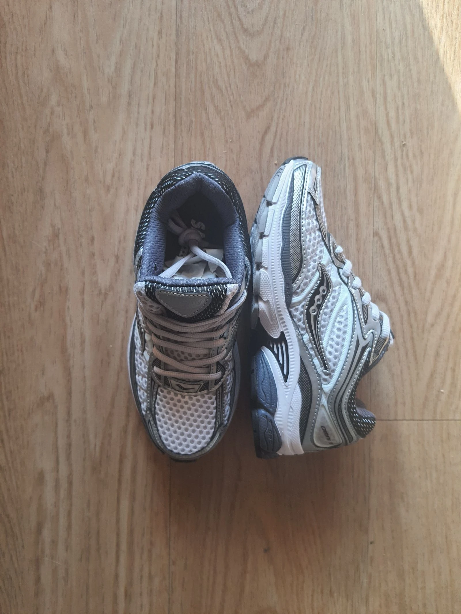 Saucony omni 9 taille 37 grey/whute – photo 2